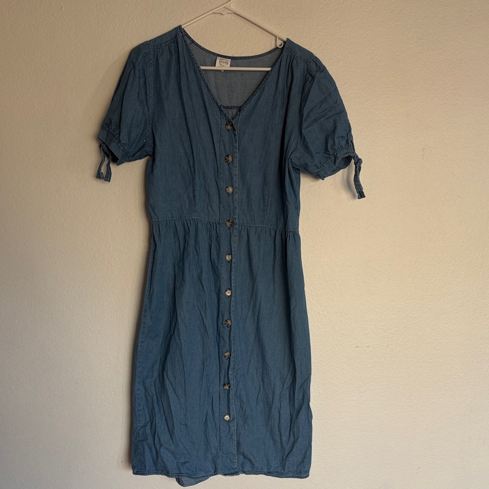 Elegant Blue Button-Down Midi Dress